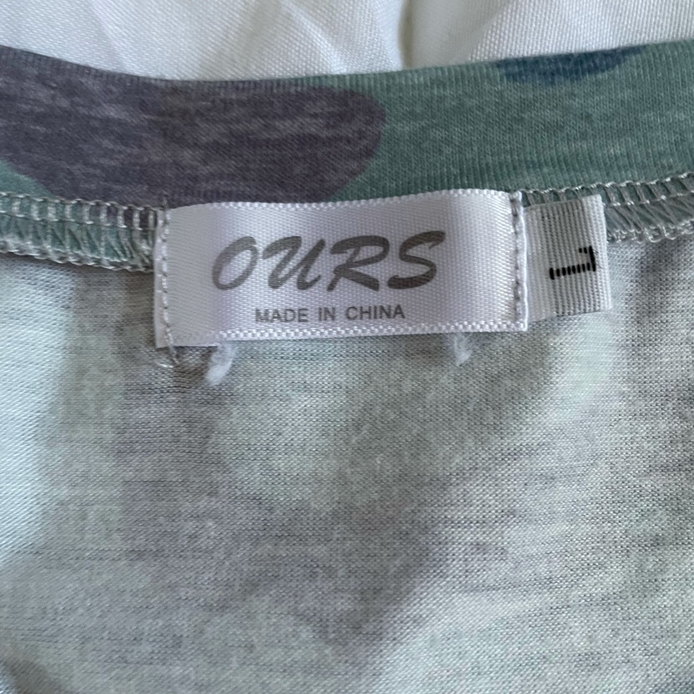 Ours Camo Top - Picture 3 of 3